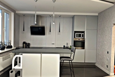 2-к. квартира, 109 м², 8/16 эт.